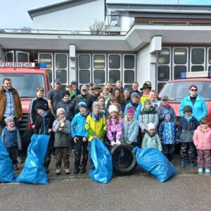 Waldputzete mit der Feuerwehr